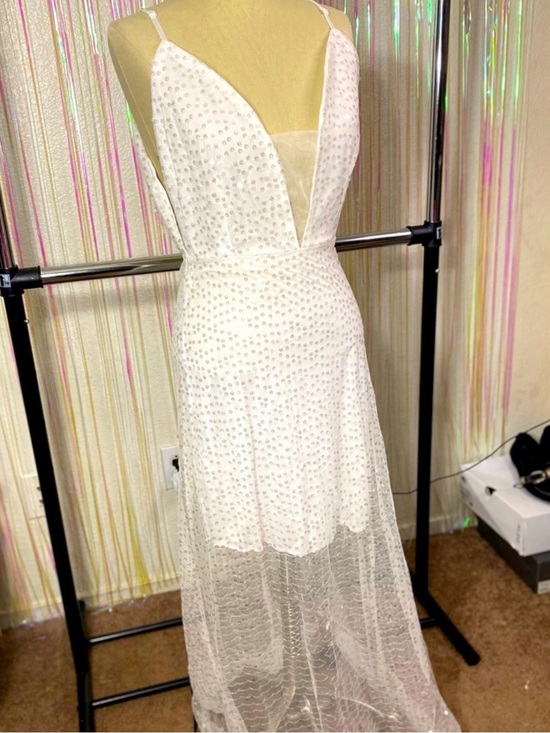 Dresses & Skirts - White sequin Sleeveless V-Neck Evening Dress